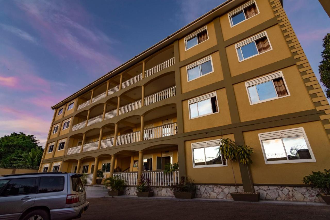 Karibu Bb Suites Entebbe Exterior foto